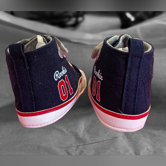 Child of Mine by Carter's Newborn high top rookie sneakers infant baseball shoes - Picture 4 of 8